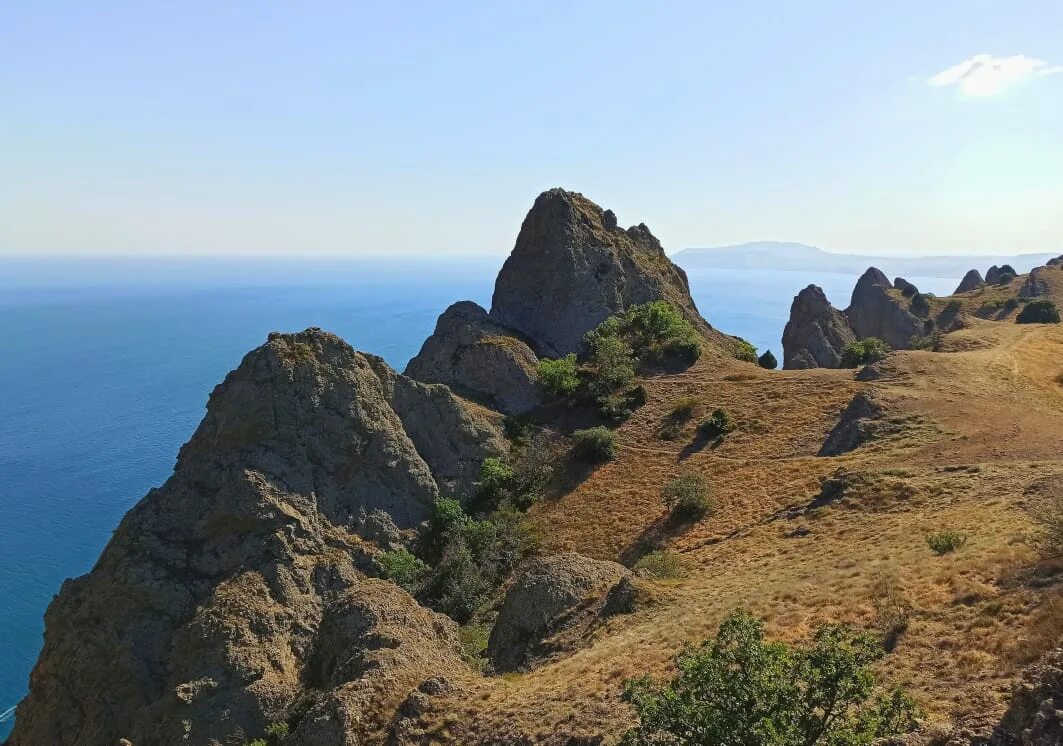 Период времени в крыму. Поленов Крым Карадаг. Музей Карадаг. Музей Карадага Крым. Карадаг 2022.