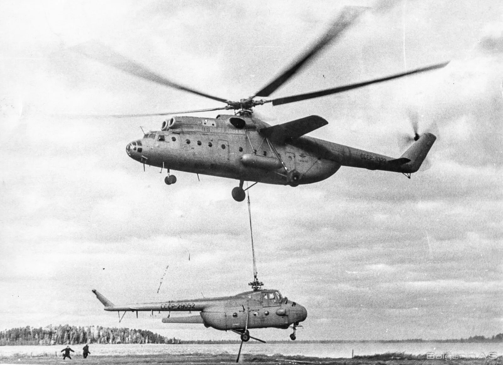 Ми 6 крокус. Ми-6 вертолёт. Вертолет ми-4 с вооружением. Ми-6 вертолёт грузоподъемность. Вертолёт СССР ми 6.