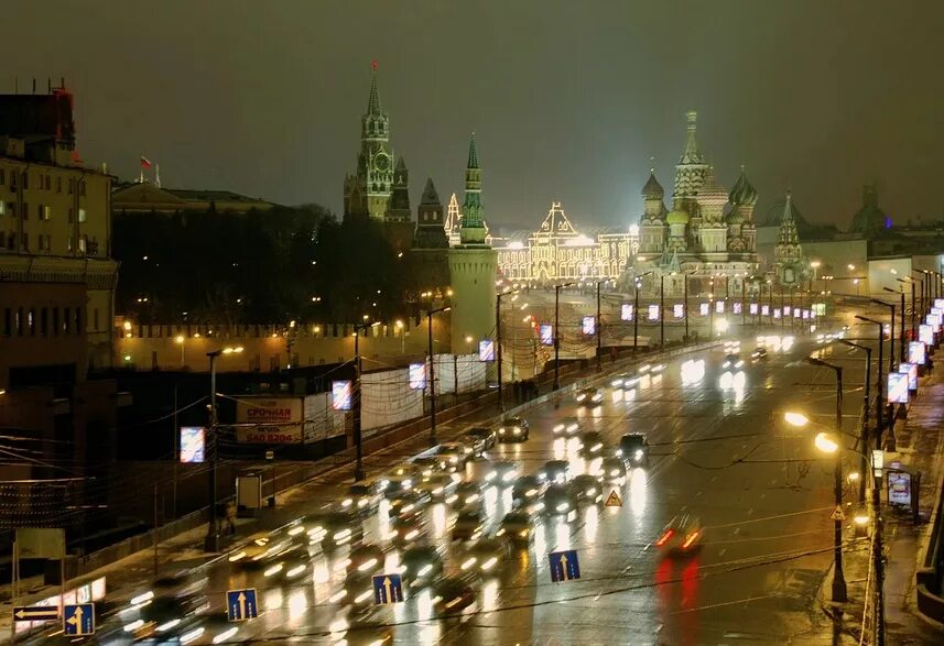 Москва вечером. Ночная Москва летом. Улицы Москвы ночью. Москва обычная.