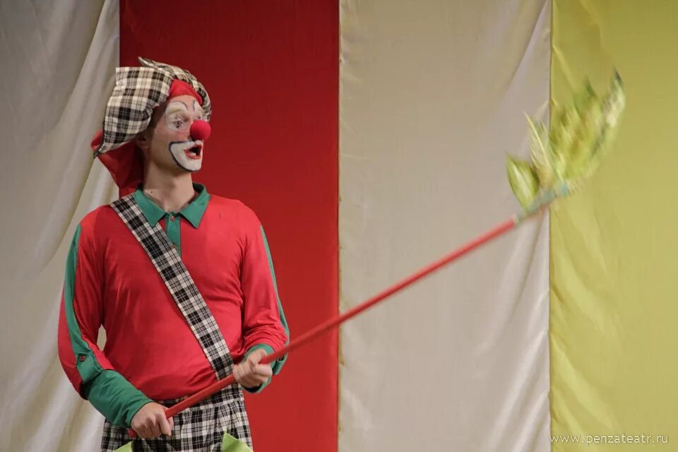 артисты в цирке на фонтанке олег попов. коверных. марчевский анатолий цирк. цирк клоуны олег попов. владимир камардин клоун.