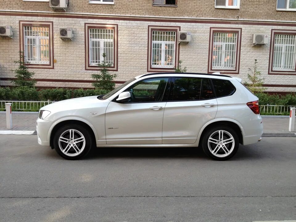Диски бмв х3 ф25. Колеса bmw x3 f25. бмв x3 f25 r18. bmw x3 f25 диски r18. bmw x3 f25 wheels.