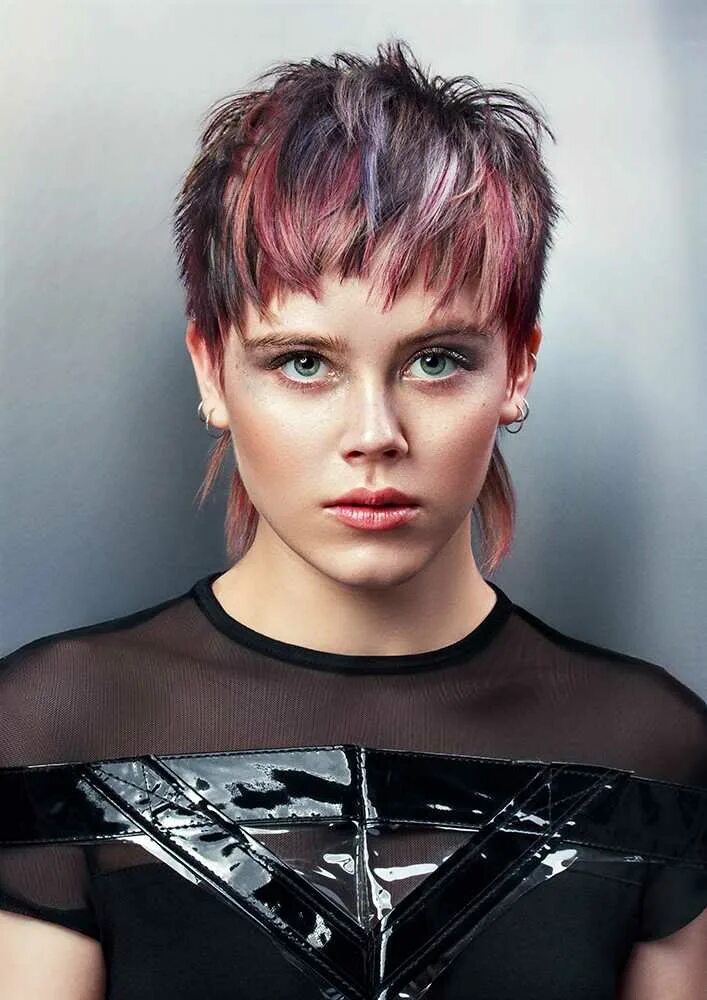 стрижка гаврош на средние волосы. стрижка гаврош. гаврош волосы. каскад маллет. маллет и гаврош.