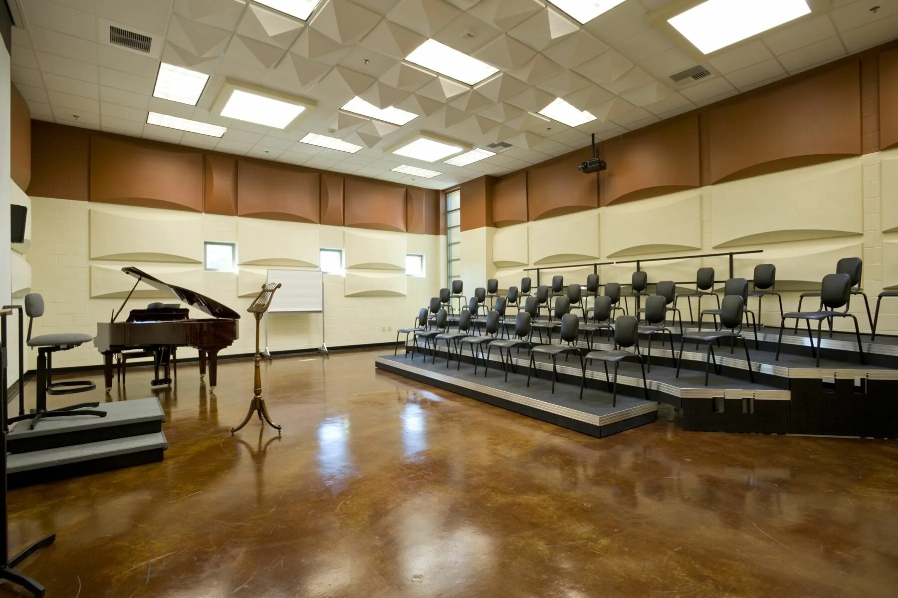 Интерьер музыкальной школы. Музыкальный зал в школе. Репетиционный зал. Хор зал. Кабинет музыки в школе