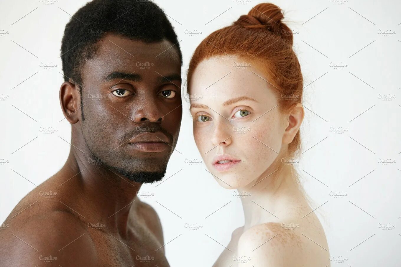 Темнокожий парень и белая девушка. Белый негр. Чернокожий парень и белая девушка. Черный и белый человек.