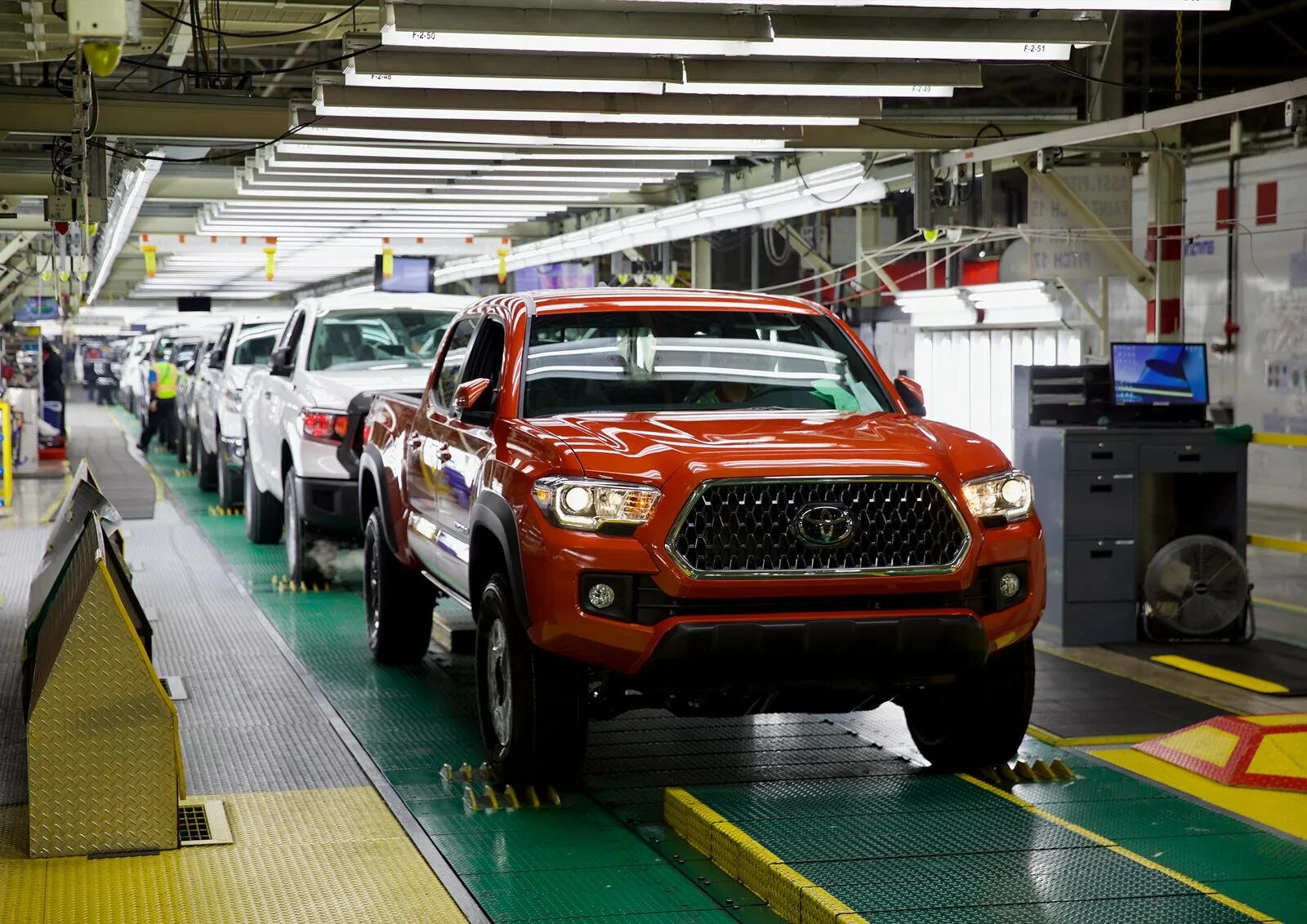 Производим тачки. Toyota Motor Manufacturing Texas. Завод Тойота в Японии. Японский автозавод Тойота. Конвейер Тойота.