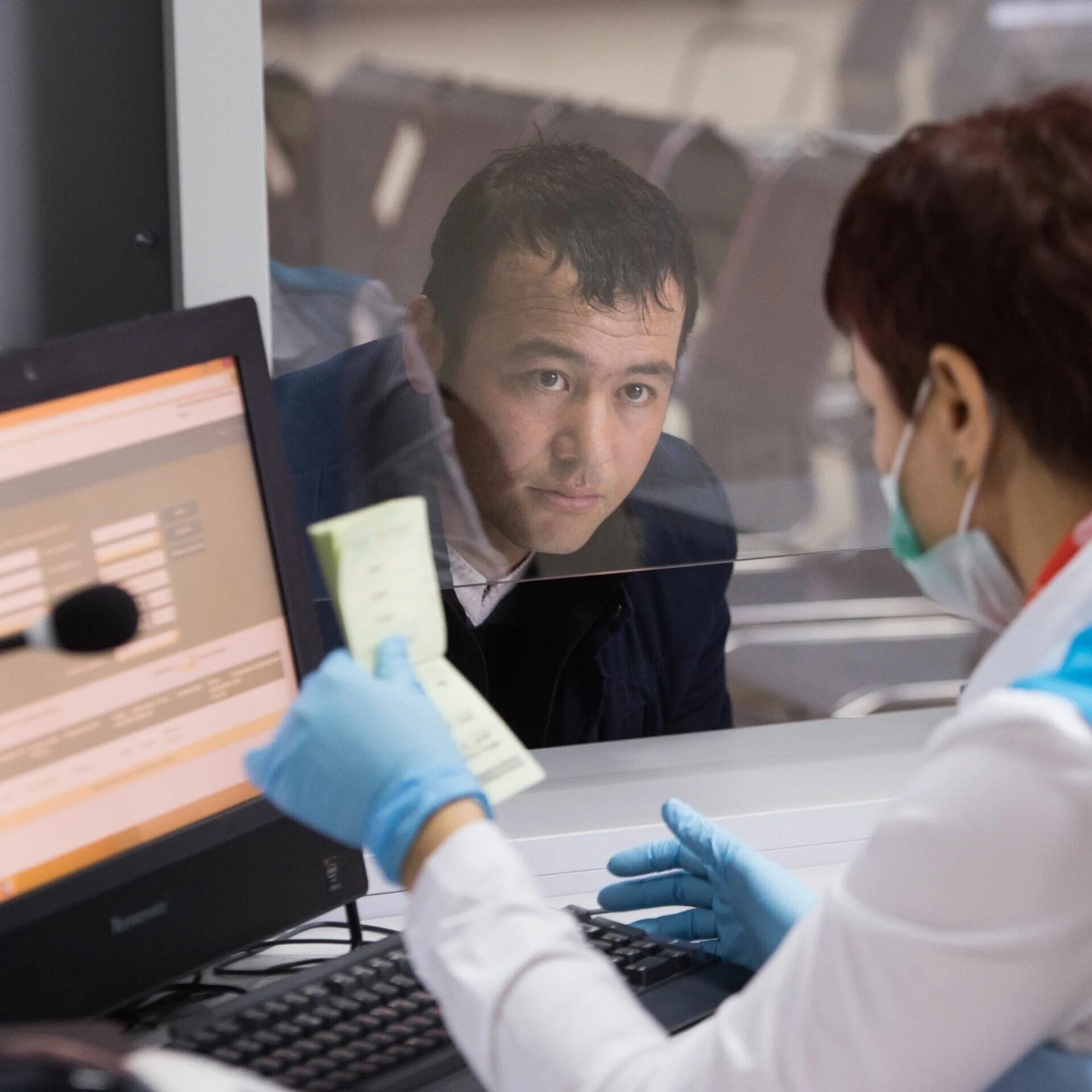 Для иностранца работа есть. Высококвалифицированный специалист иностранец. работа с иностранцами. привлечение иностранных специалистов.
