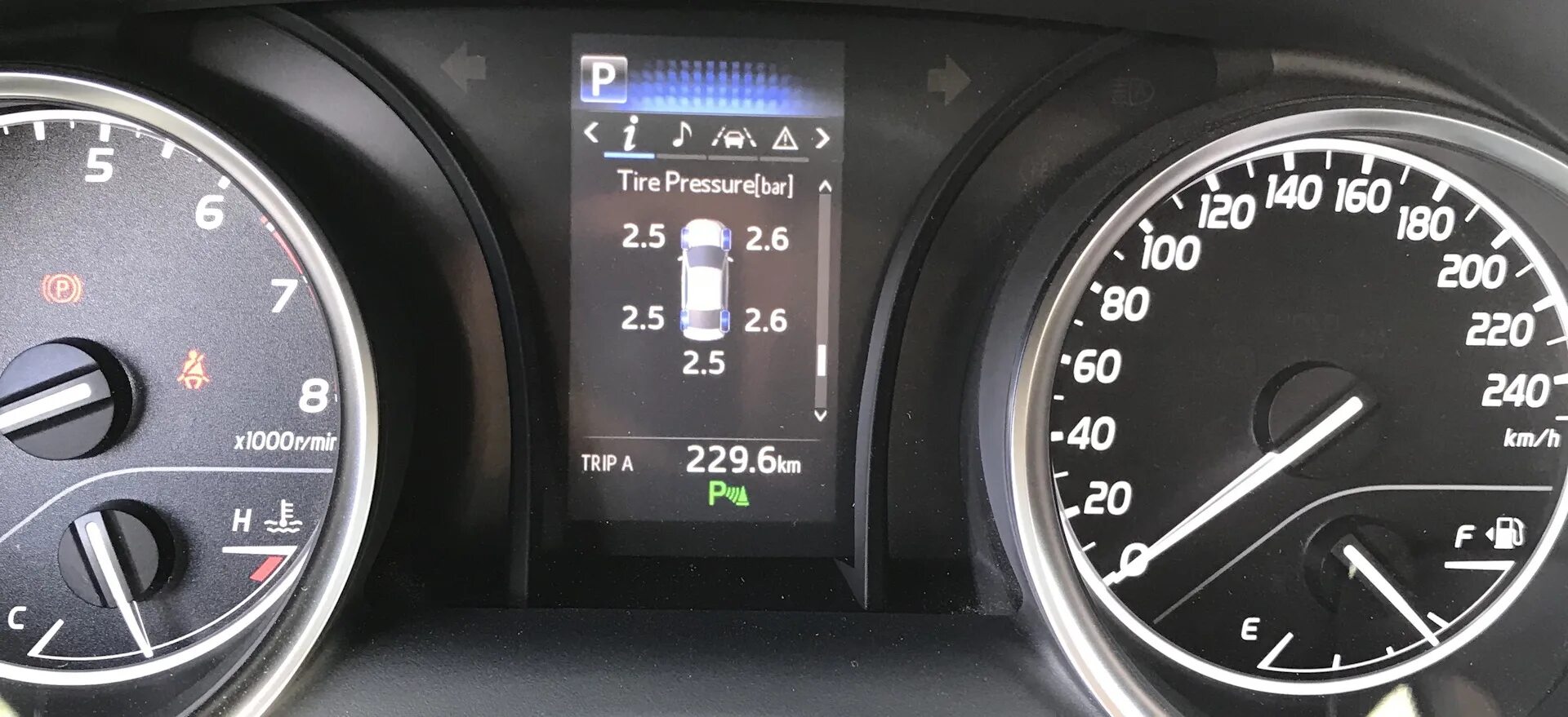 Давление в шинах camry. Система давления в шинах камри 2.5. камри 70 датчики приборов. давление в шинах тойота камри v70 r18. toyota auris индикатор давления в шинах.