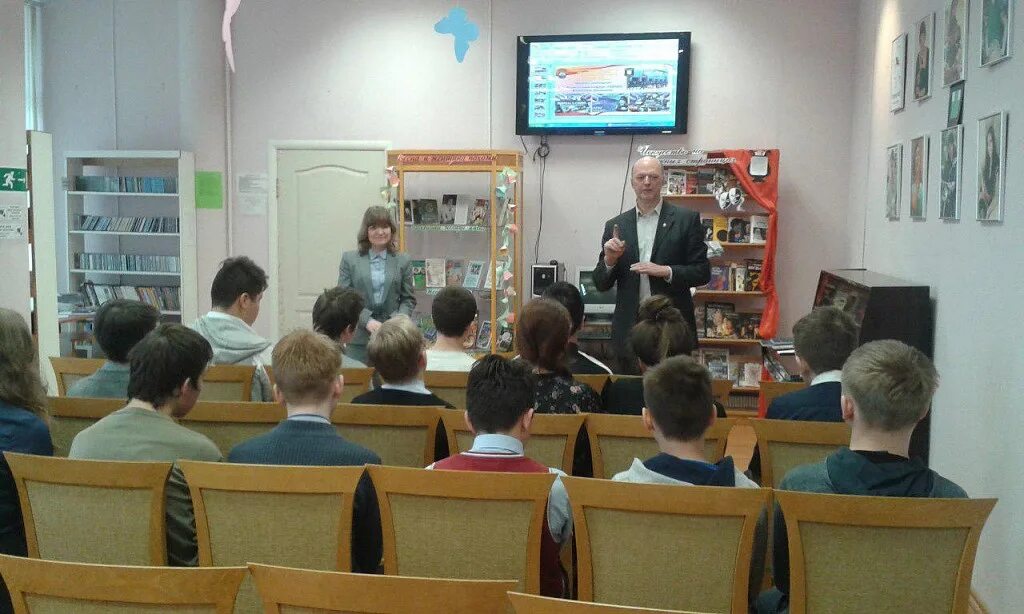 Школа 883 москва. Школа 883 учителя. Школа 883 корпус ленинград. Школа № 883, москва. Метро сходненская школа.