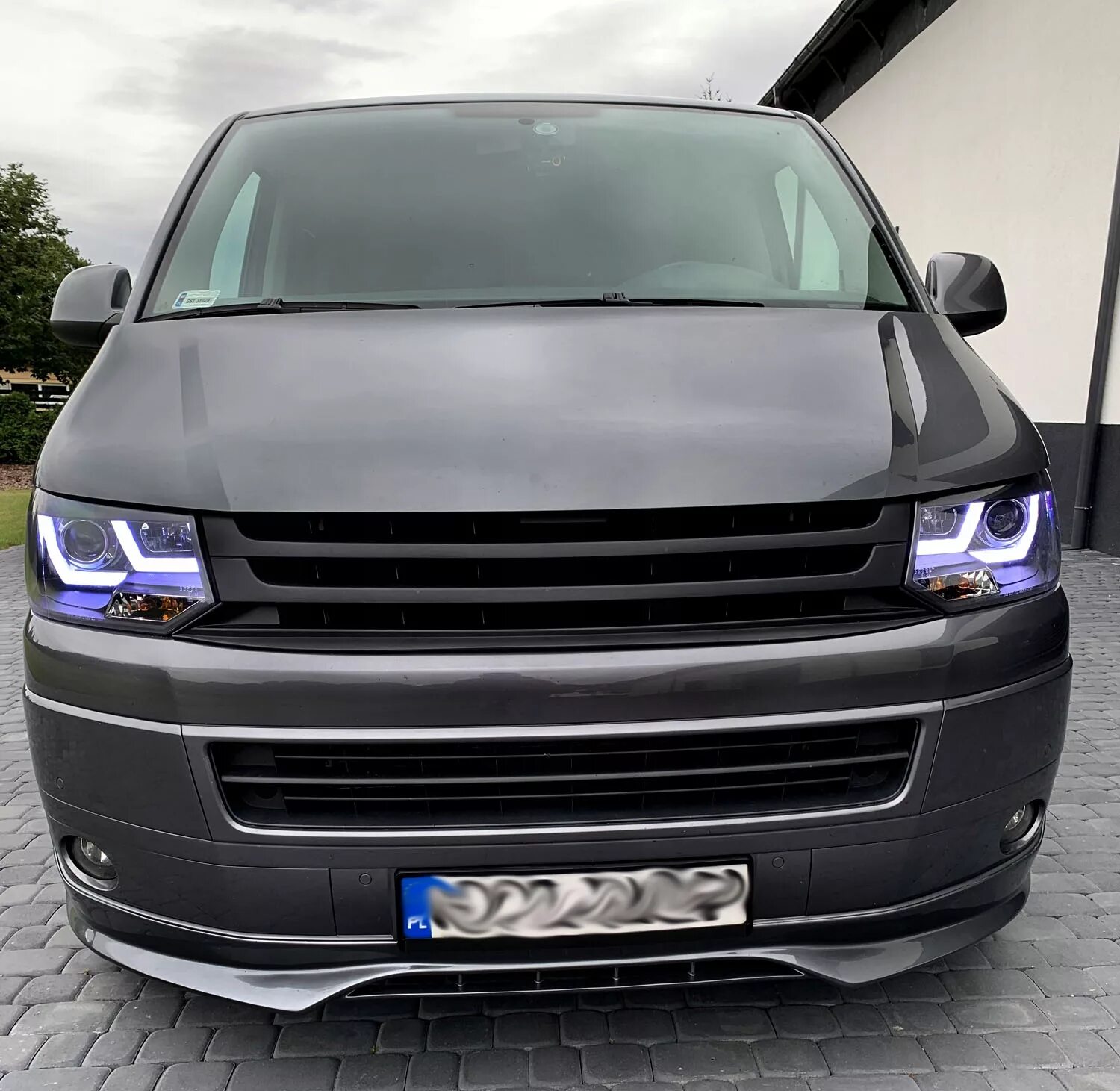 Тюнинг фольксваген т5. VW Transporter t5 Tuning. Решетка радиатора Фольксваген Мультивен т5. Фольксваген Транспортер т5 Рестайлинг. Фольксваген Мультивен т5 Рестайлинг.