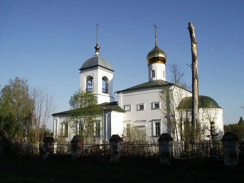 Спас беседа. Храм в спас беседы в судогодском районе владимирской области. Судогодский район спасо преображенская церковь. Кладбище спас беседа владимирская область судогодский район. Церковь судогда спас беседа.