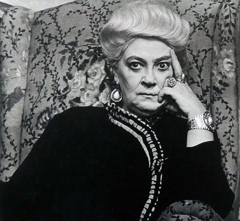 Ф раневская в молодости. Фаи́на гео́ргиевна ране́вская в молодости. Раневская (фельдман) фаина георгиевна. Фаина раневская. Фаина раневская.