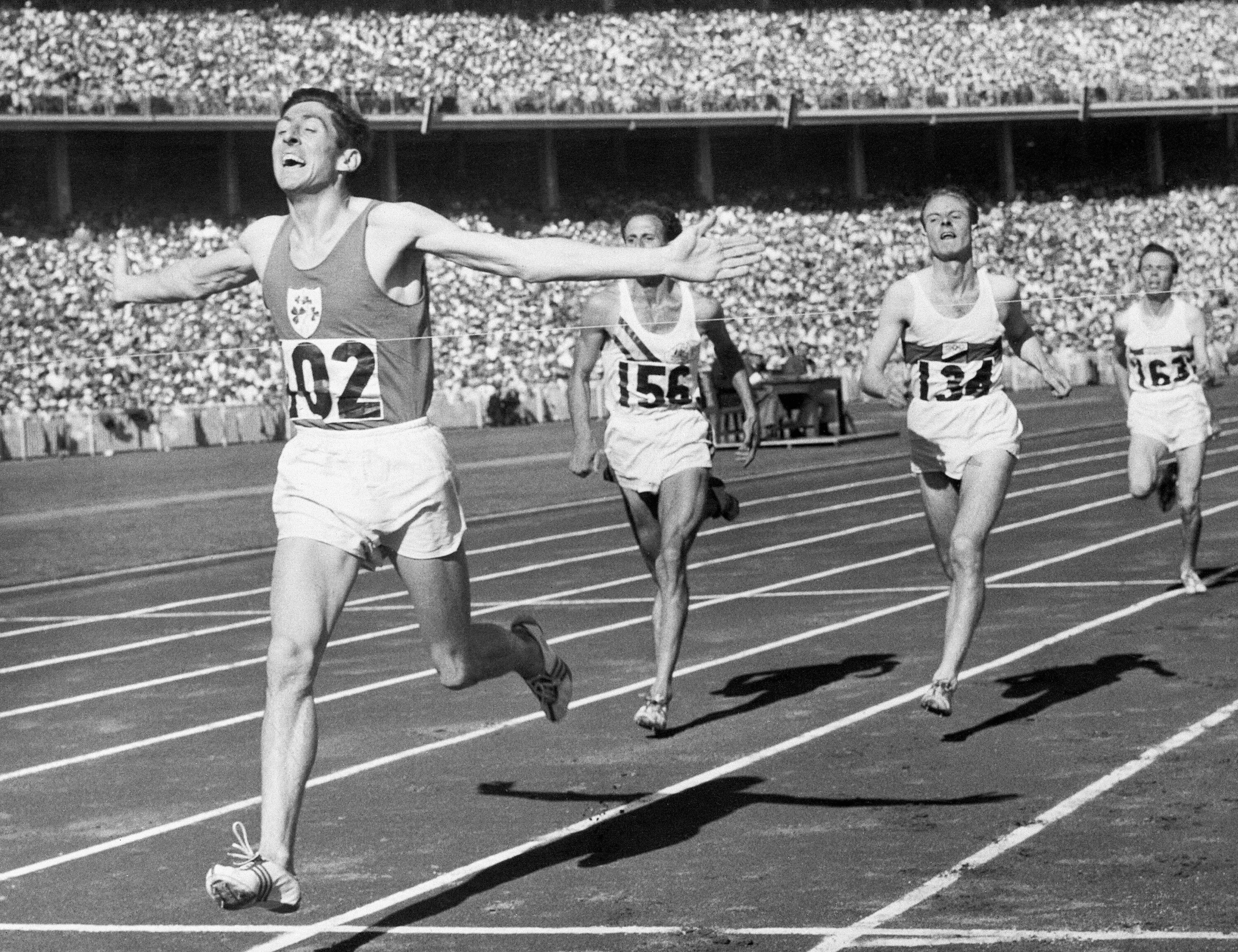 Первые советские спортсмены. Олимпийские игры 1956 года в Мельбурне. Олимпийские игры летние Австралия 1956 год. Олимпийских играх в Мельбурне в 1956 году советские спортсмены. Советские спортсмены на Олимпийские игры в Мельбурне 1956.