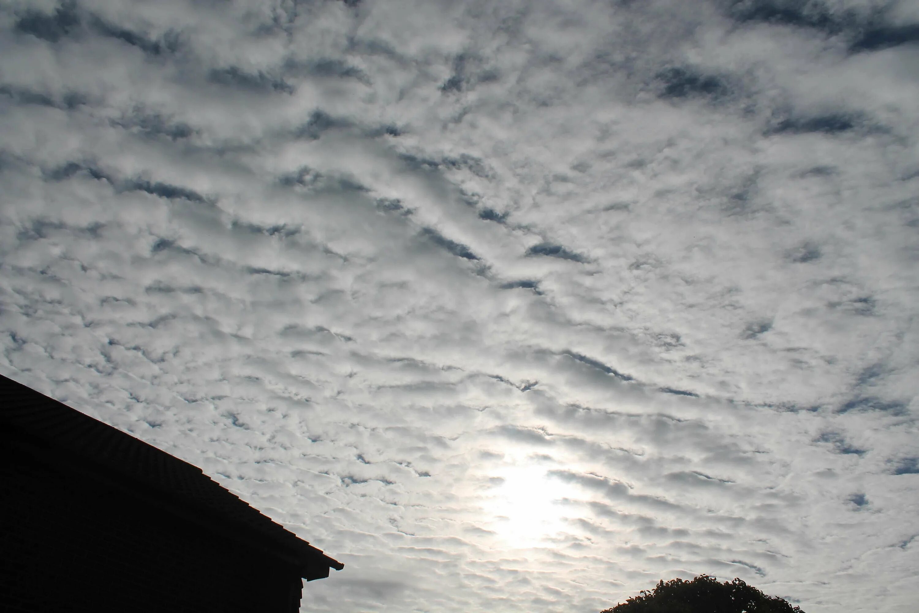 Разрывы туч. Перисто-Слоистые облака. Облака Кучевые перистые Слоистые. Высококучевые (altocumulus, AC). Слоисто-Кучевые просвечивающие облака.