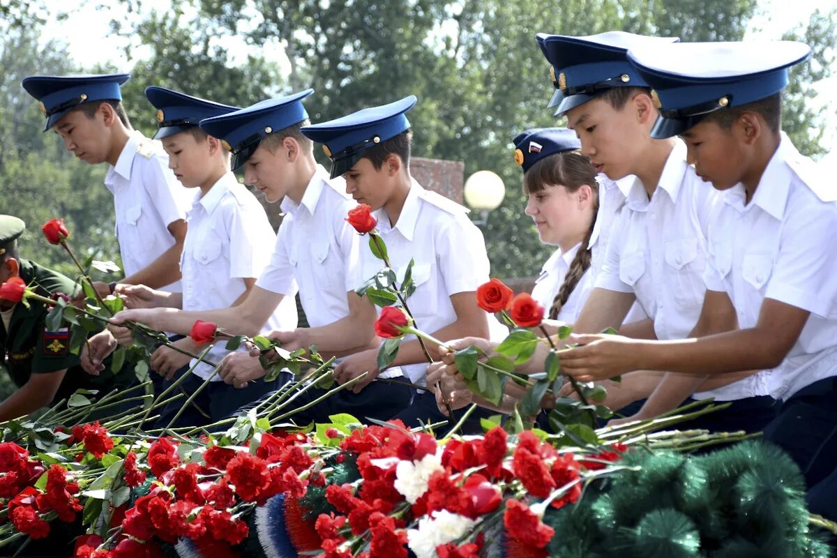 Кадетское училище Кызыл. Кадетское училище Кызыл герб.