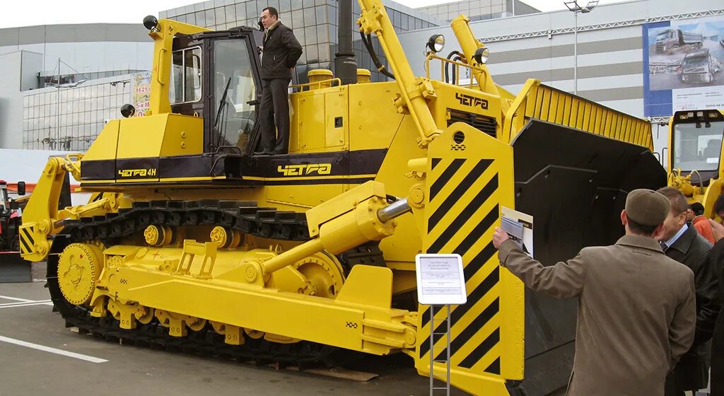 Трактор т-35 четра. Четра т-15. Бульдозер 40. Бульдозер четра болотник. Четра т35 т1.