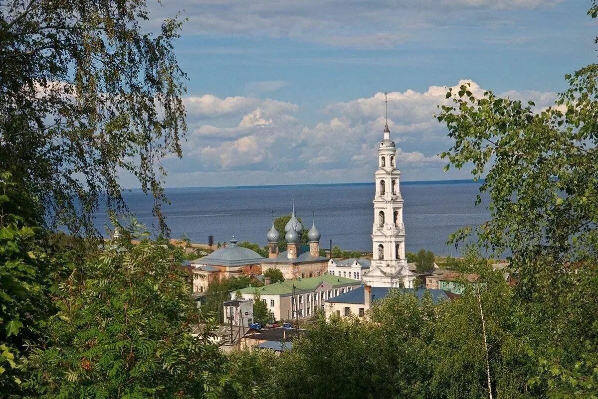 Крупные города расположенные на берегах волги. Река Волга Юрьевец. Город Юрьевец Ивановской области. Река Волга в Юрьевце Ивановской области. Юрьевец Иваново Волга.