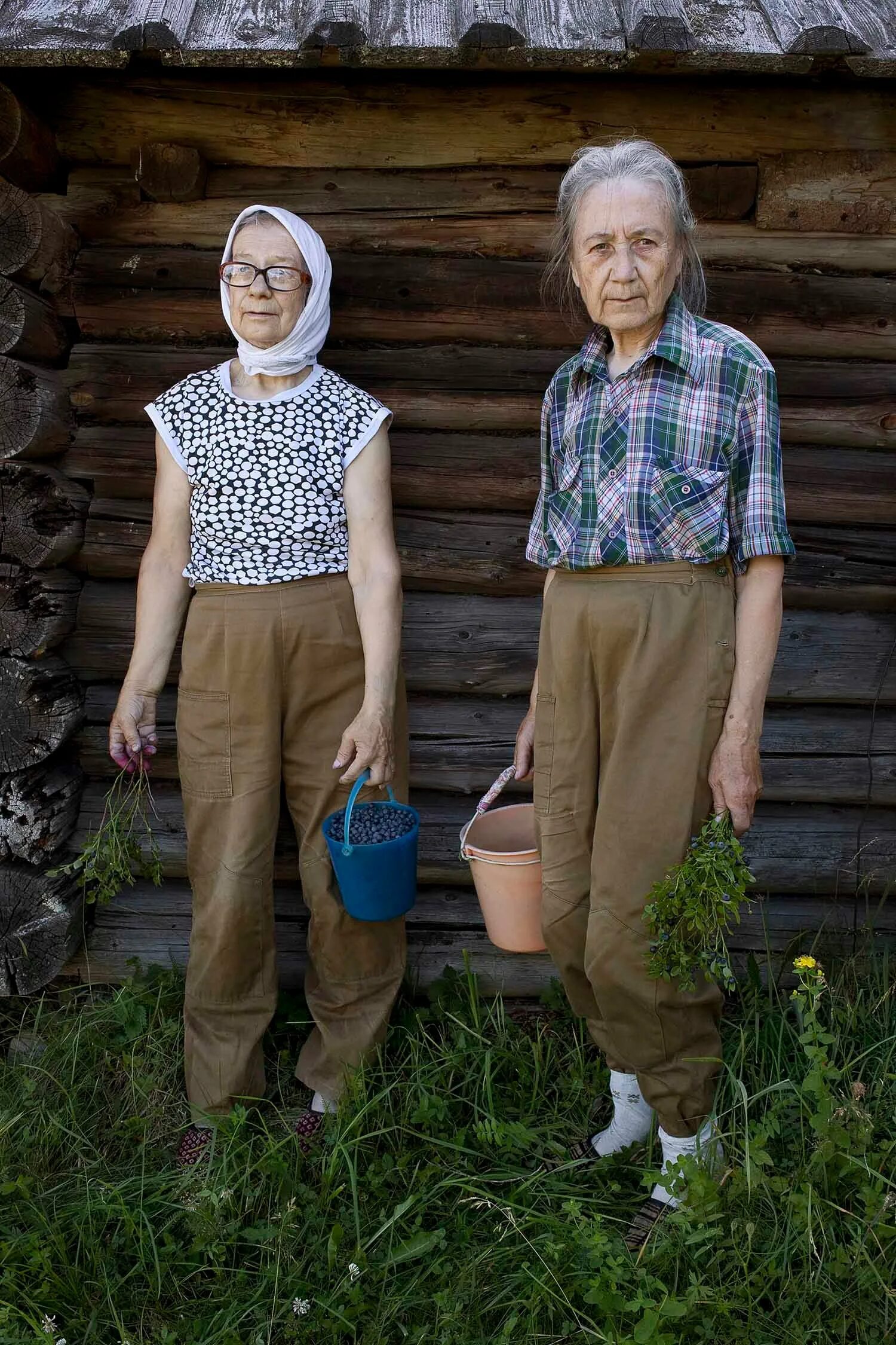 Бабушка село. Бабушка в деревне. Одежда бабушек в деревне.