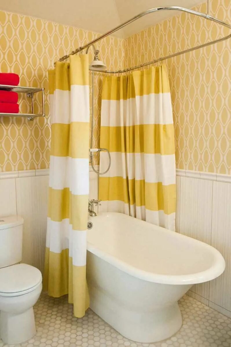 Лучшие шторки для ванны. Шторы в ванную комнату. Шторка в ванную. Шторки в ванную в интерьере. Ванная комната с занавеской.