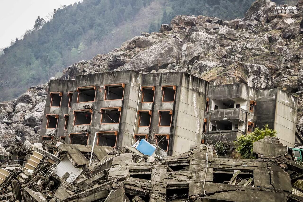 Небольшие землетрясения. Сычуаньское землетрясение 2008. Землетрясение сычуаньское Китай 2008 год. Сычуань землетрясение. Сычуань Китай землетрясение.