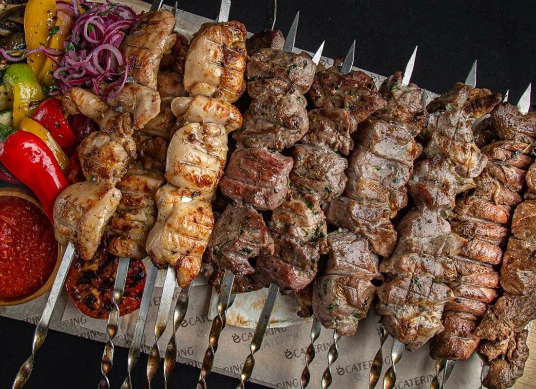 Шашлык ассорти. Shashlik osarti. Мясное ассорти на мангале. Мангал ассорти.