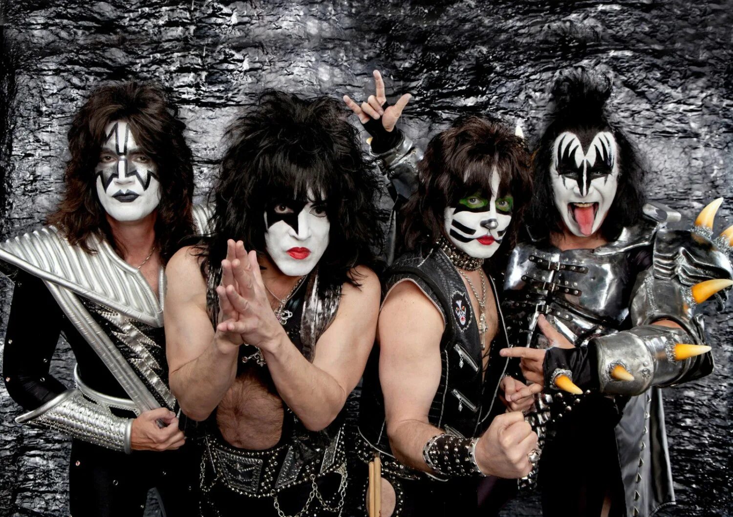 Кис ю. Группа кисс сейчас 2025. kiss band без грима. группа кисс участники. группа кисс без грима 2025.