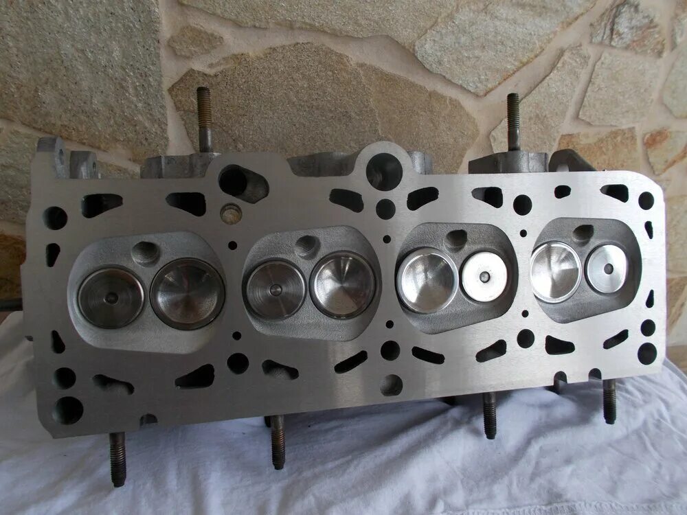 Головка блока 1. Головки фольксваген. Клапана. 6 дизель. Гбц ауди 80 б2 1.