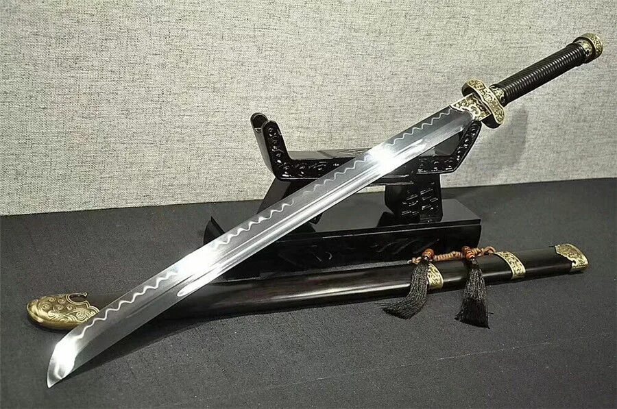 Лучший меч. Необычные мечи. Меч тамплиеров. Меч исильдура. Элдруин меч.