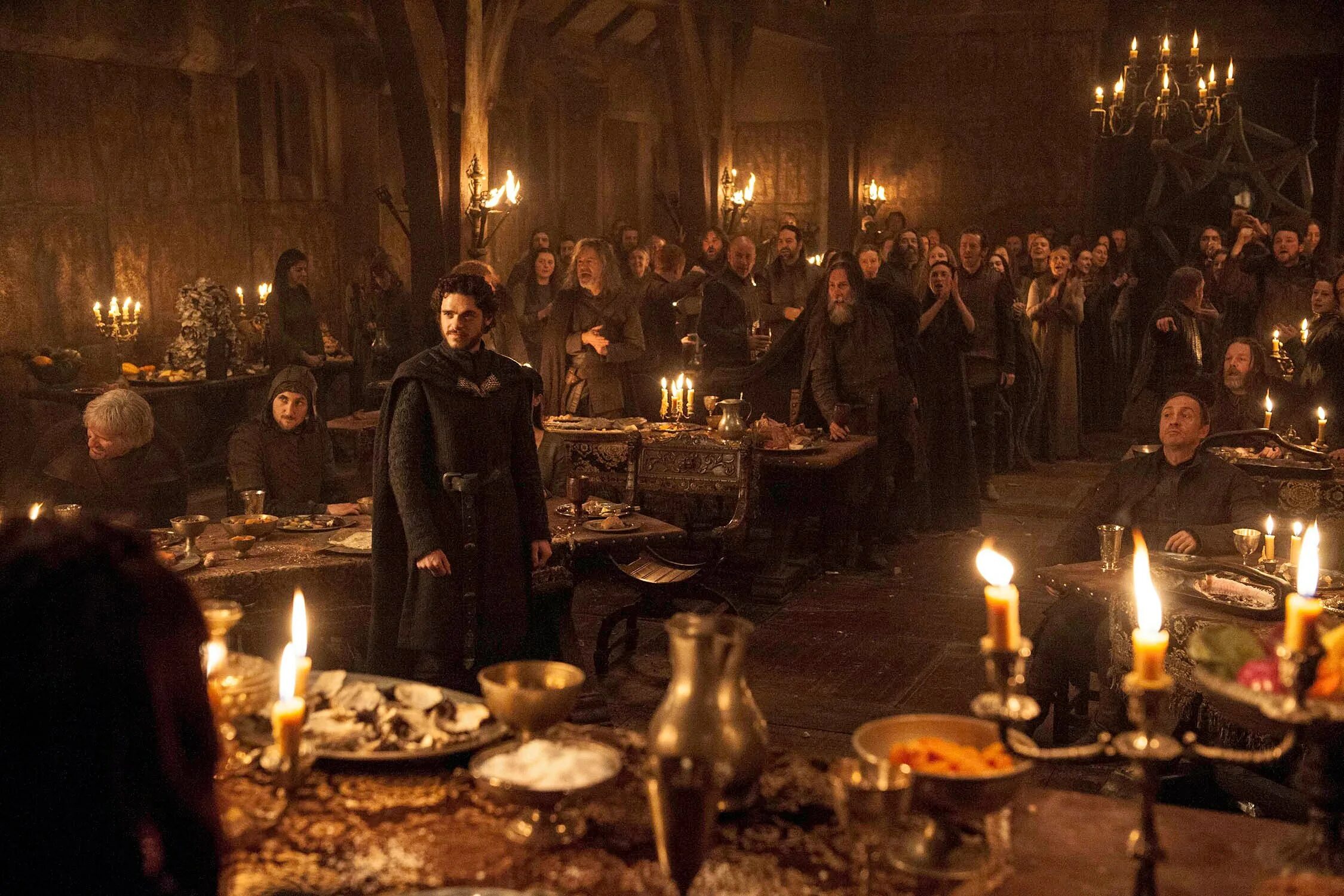 Game of thrones 3. Джон сноу 7 сезон. Дейнерис с мечом. Маргери тирелл и джоффри. Игра престолов робб старк.