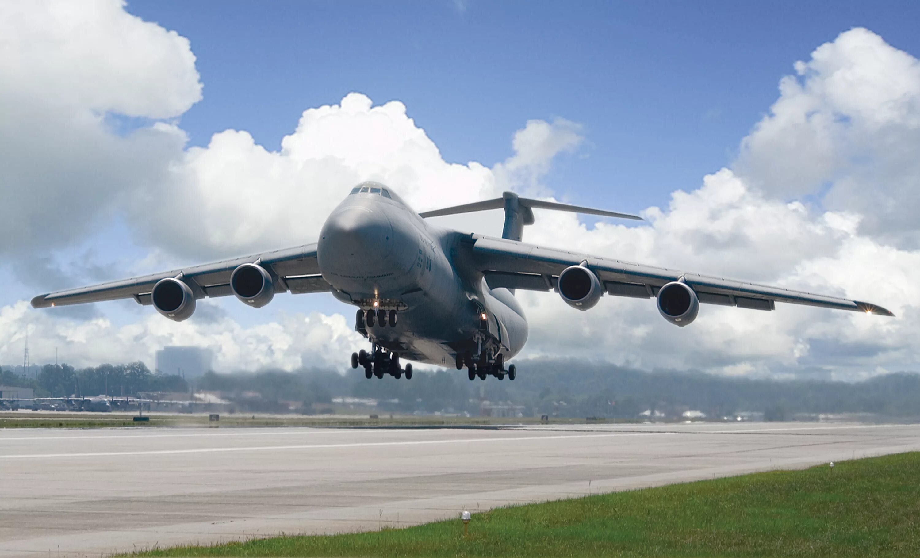 Большие российские самолеты. C5 Galaxy самолет. C-5 Galaxy. Lockheed c-5 Galaxy. Lockheed c-5m super Galaxy.