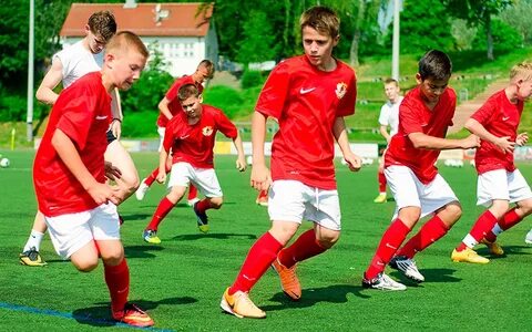 Подростки футболисты