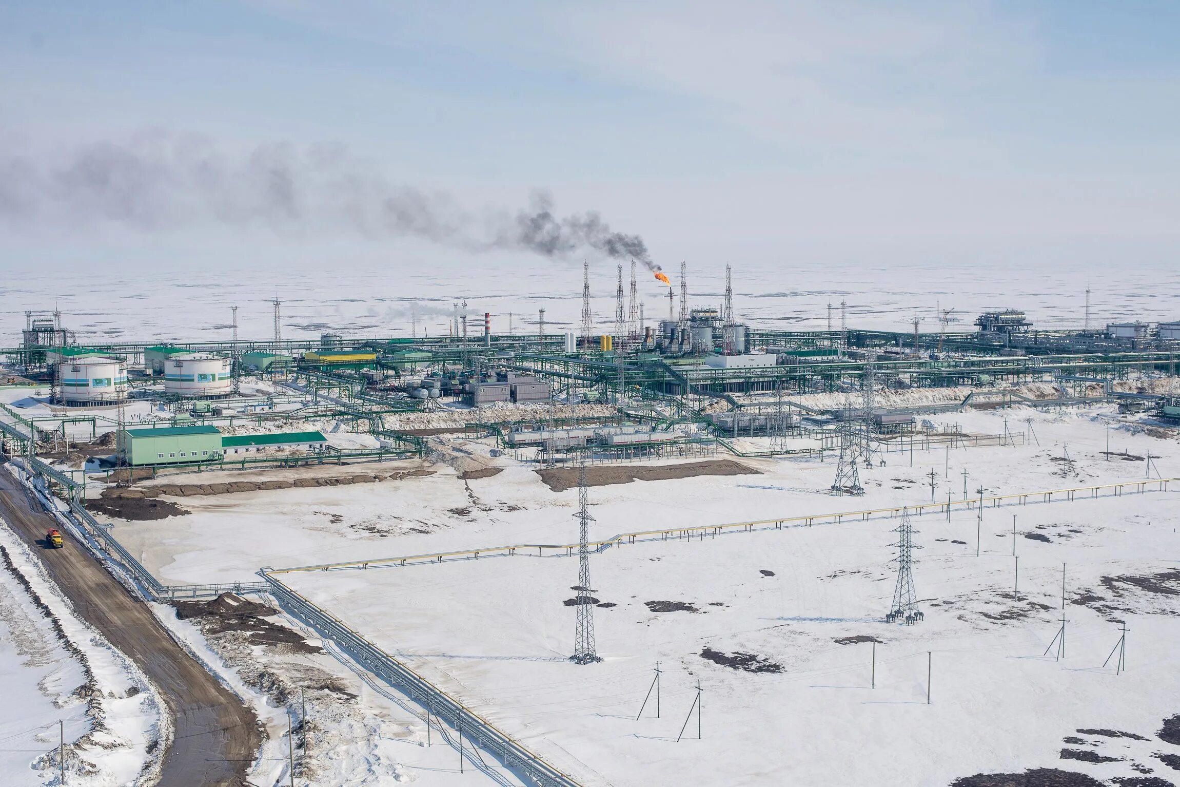 Северное хоседаю месторождение. Азербайджан поселок сураханы. Погода нефтяная. Нефть urals. Нефтяная вышка.