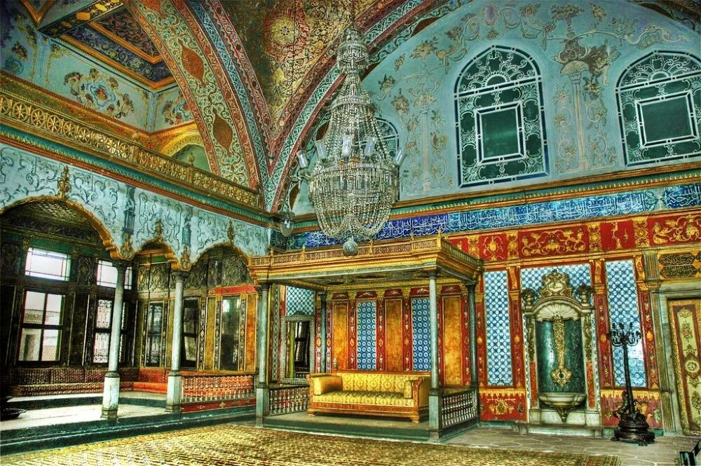 Где жили султаны. Турция дворец Султана Сулеймана. Дворец Топкапы в Стамбуле. Турция дворец Хюррем. Топкапы Стамбул дворец Султана Сулеймана.