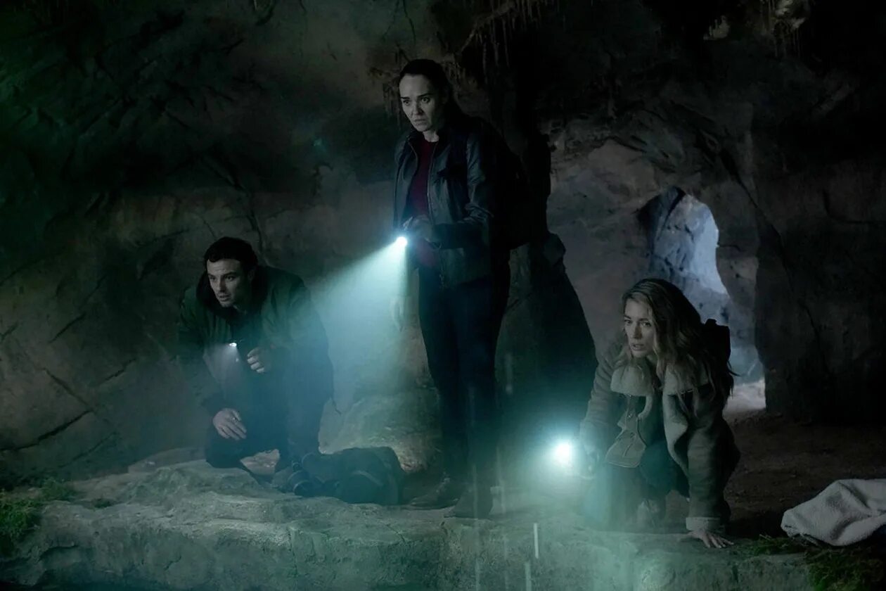 Лабрея 3. Ла бреа фильм 3 сезон. Лабрея 3. Ла-брея (2021-2022). Сериал ла-брея 2.