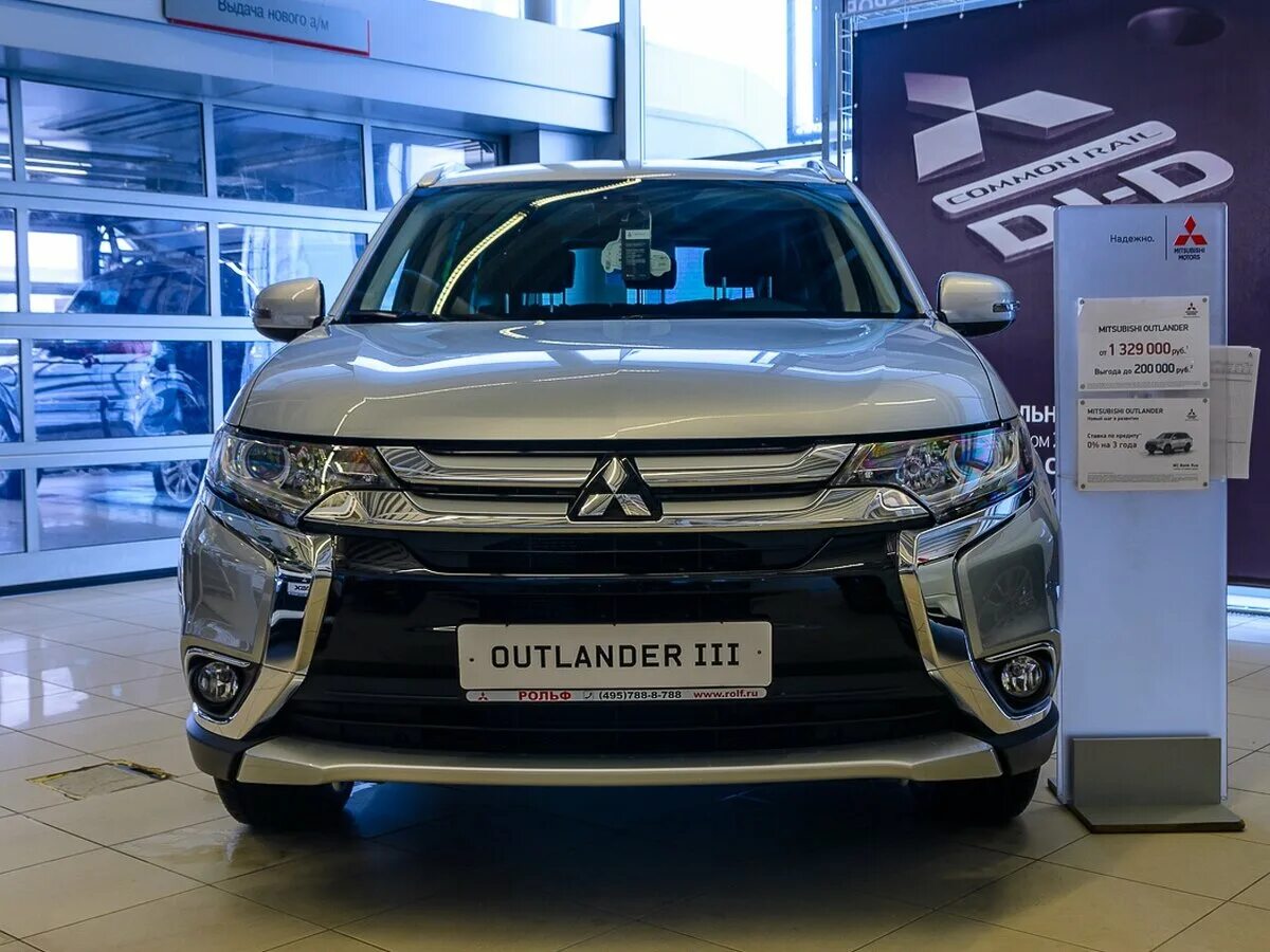 Mitsubishi Outlander 2018 Рестайлинг 2. Аутлендер 3 2.4 ультимейт 2015. Аутлендер 3 2.4. Новый Аутлендер 4. Мицубиси аутлендер дилер