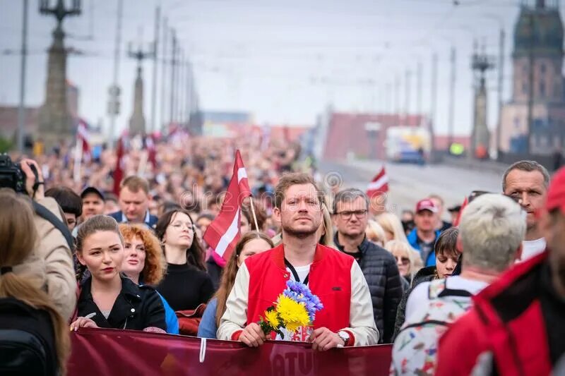 Парад против. Шествие в Латвии. Шествие в Риге против советского. Шествие в Риге 20 мая. Марш в Риге против советского наследия.