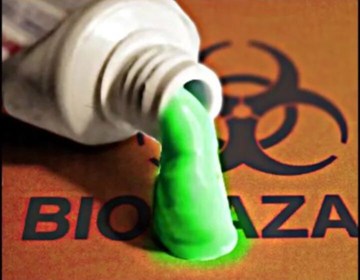 Toxic bible. Toxic bible. Emit toxic. Toxic bible. токсичные обои.