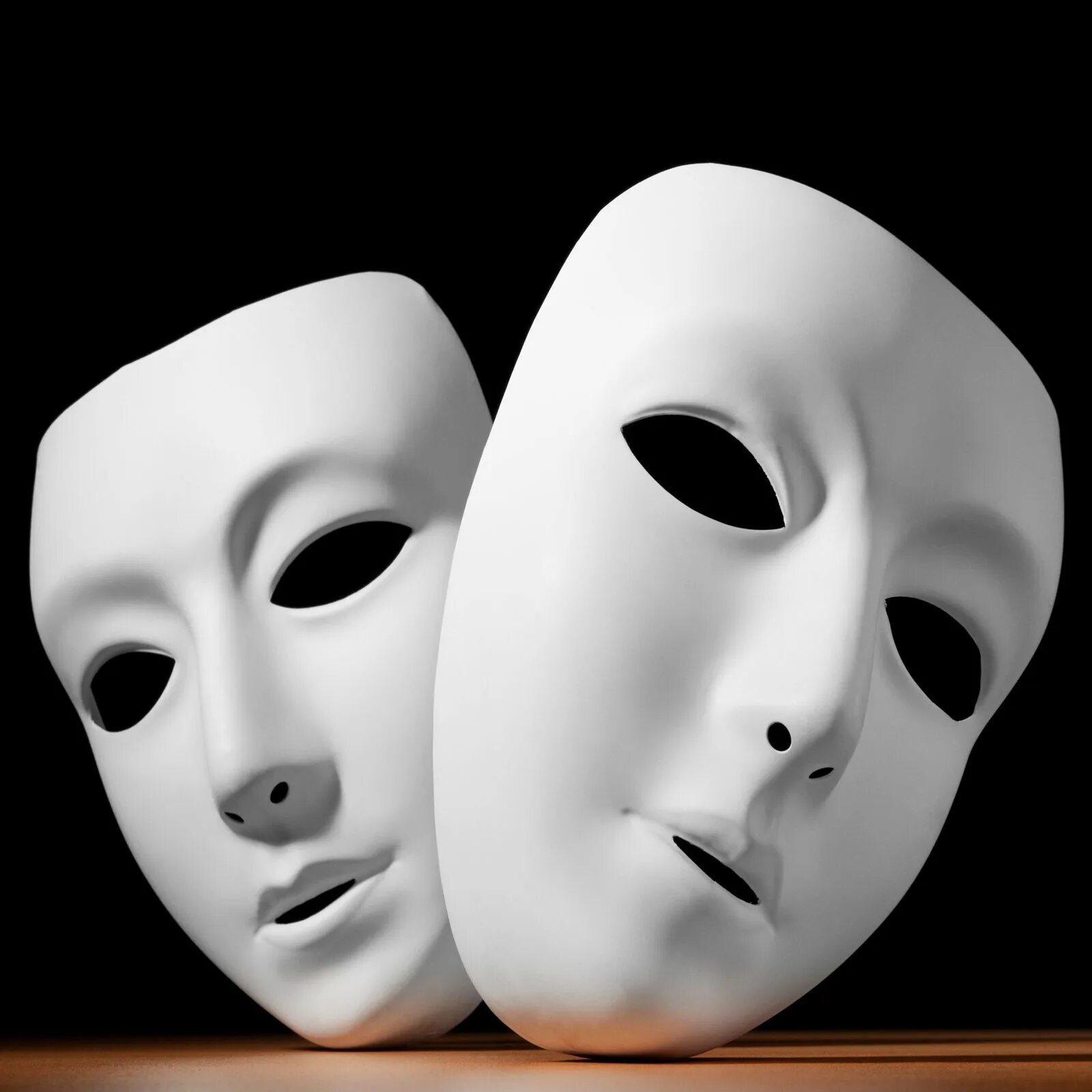 2 маски отзывы. Театральные маски. Грустная маска. Маски эмоции. Театральные маски эмоции.