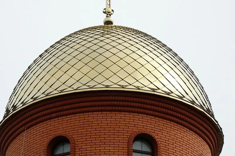 храм византия шлемовидный купол. архитектурный словарик. крест на куполе благовещенский храм в арзамасе. нитрид титана купола. геодезический купол фуллера оранжерея.