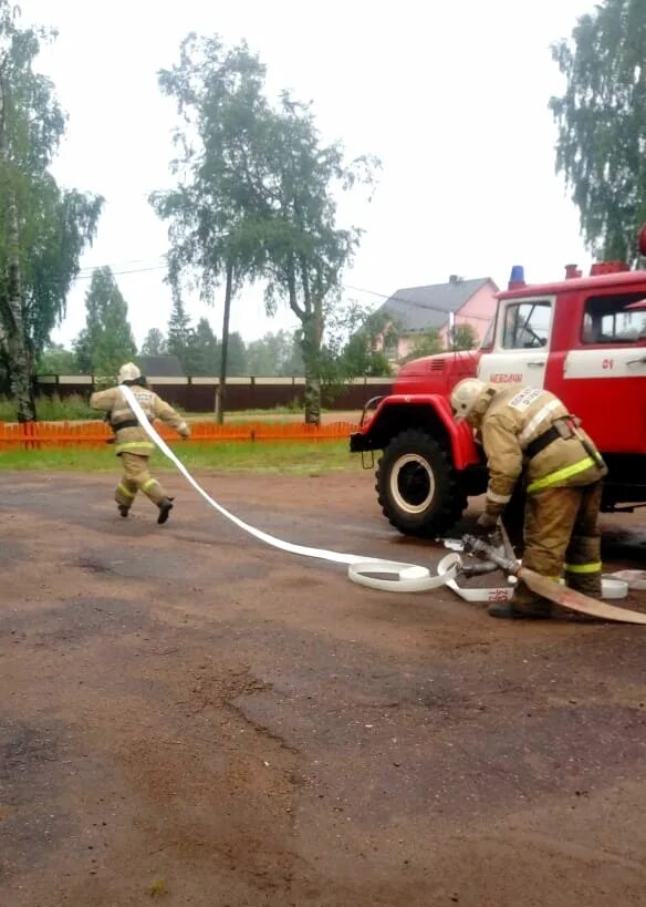 псч 227. рукавная база пожарной части. прокладка магистральной рукавной линии на 77. развертывание магистральной линии. боевое развертывание на пожаре.