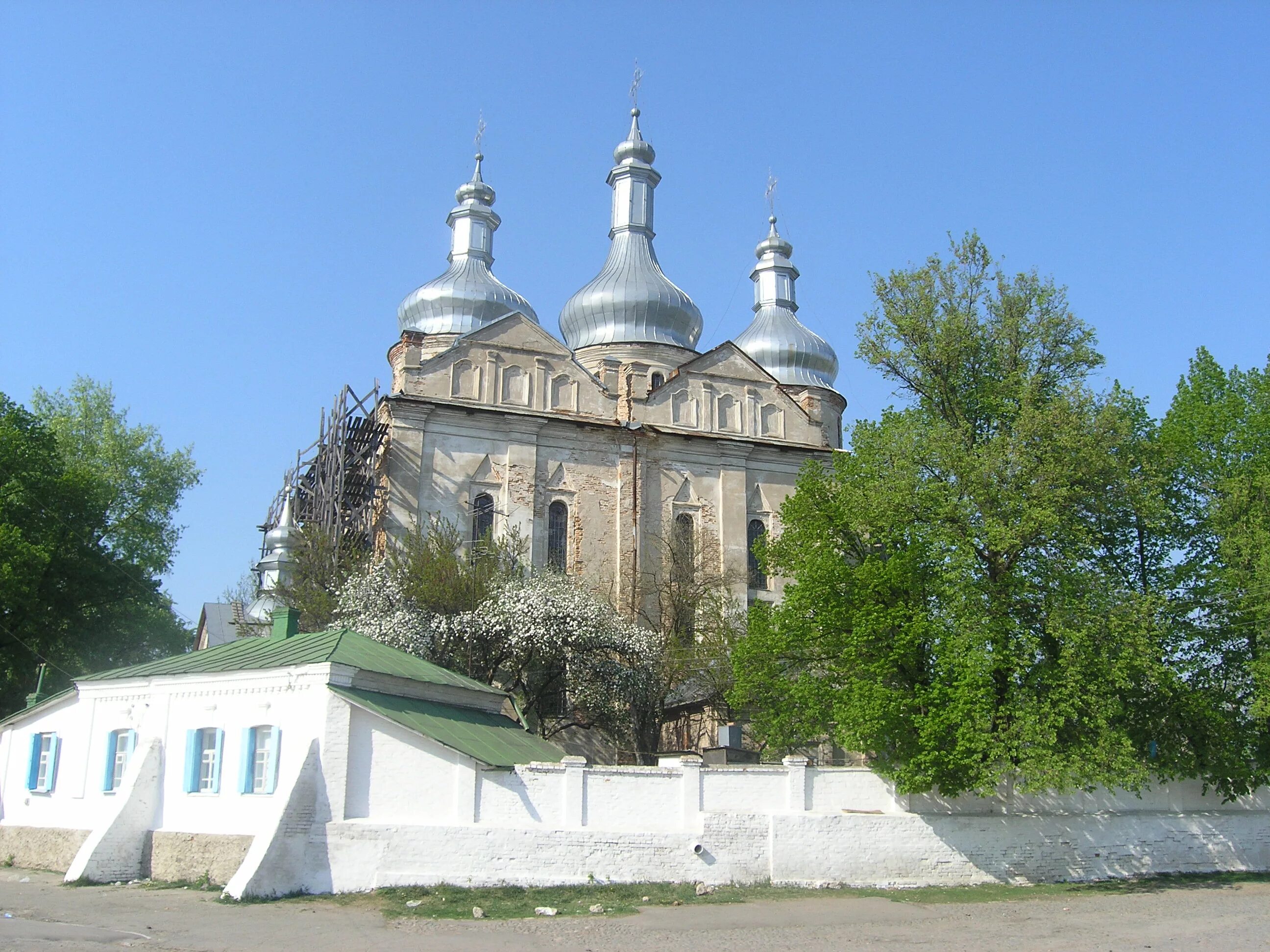 Ромны. Ромны Церковь. Ромны Сумская область. Ромны Сумская. Сумская область достопримечательности.