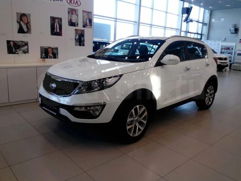 Автосалон машина Киа Спортейдж. Kia Sportage автосалон. Киа Томск. Киа Спортейдж салон. Купить киа томск