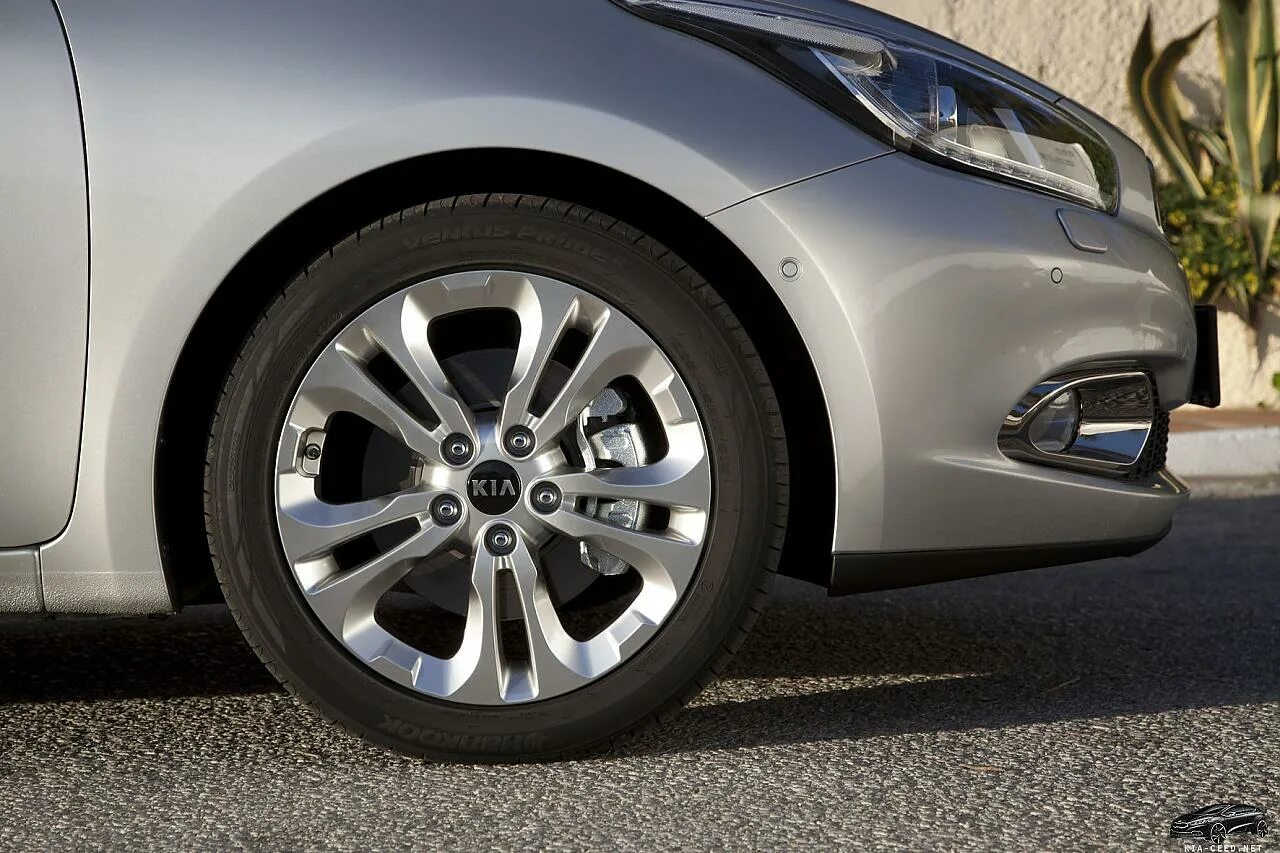 Диски киа сид r16. Диски киа сид r16 оригинал. Диски киа сид jd r16. Диски оригинальные на сид. Kia ceed r17 резина.