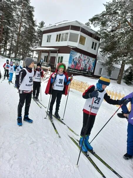 Школьники на лыжах. Лыжи в школе. Лыжные гонки соревнования по лыжным гонкам. Пионерская правда лыжные гонки 2022. На приз газеты пионерская правда