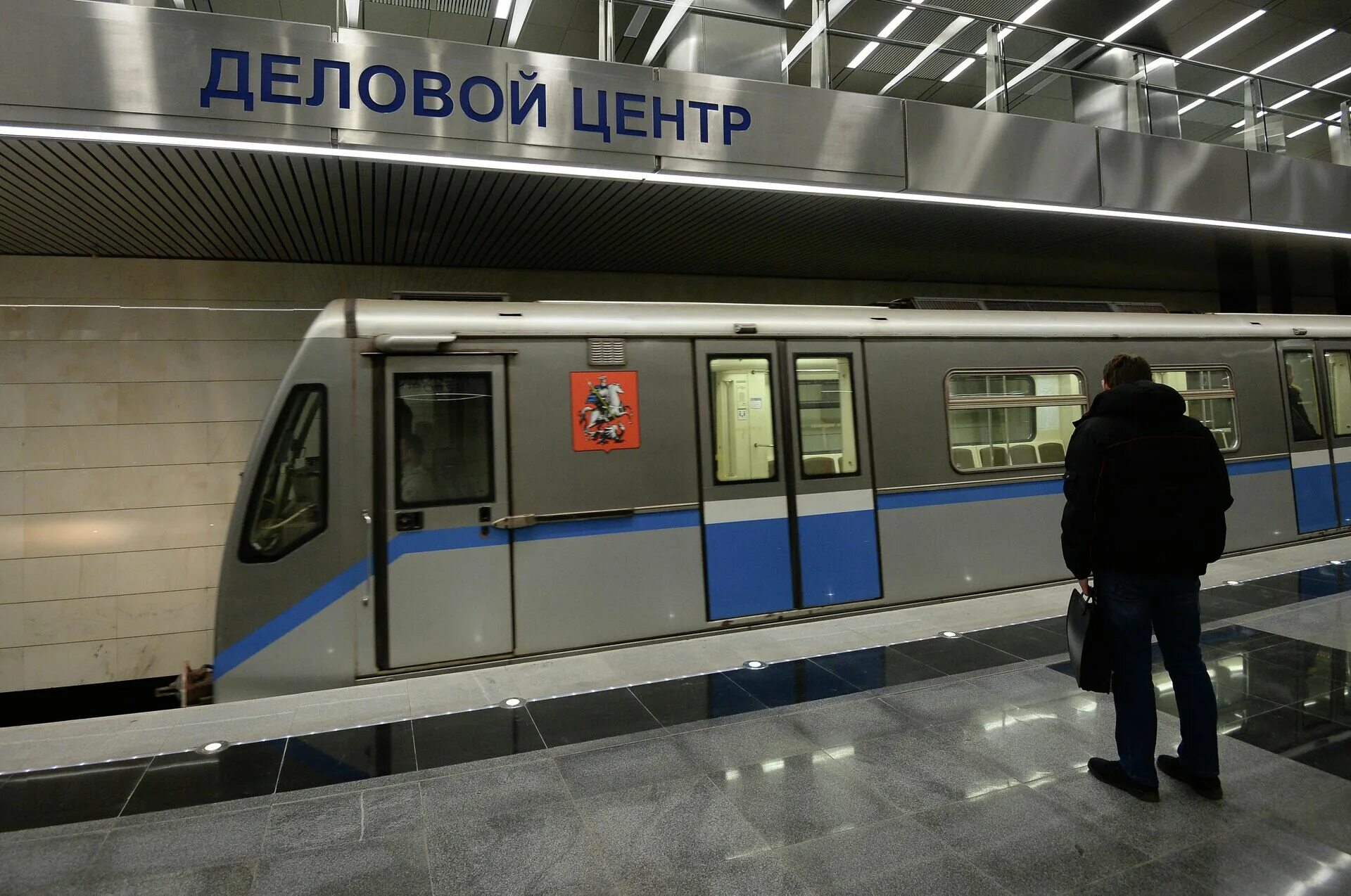 Метро деловой центр закрыт. Деловой центр метро русич. станция метро деловой центр бкл. метро деловой центр филевская линия. станция деловой центр филевская линия.