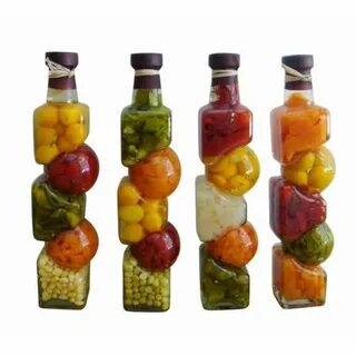 Декоративные бутылки с овощами