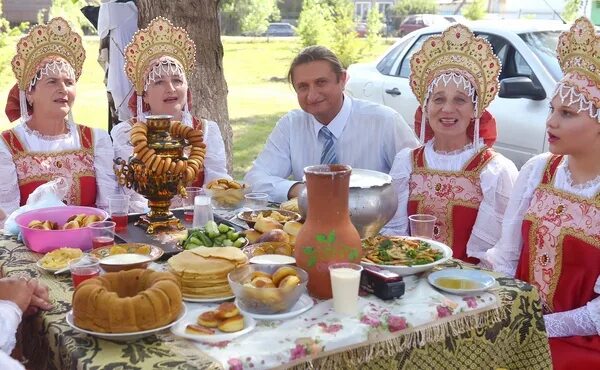 Гостеприимство в России. Гостеприимство русского народа. Гостеприимный человек. Традиции гостеприимства русского народа.