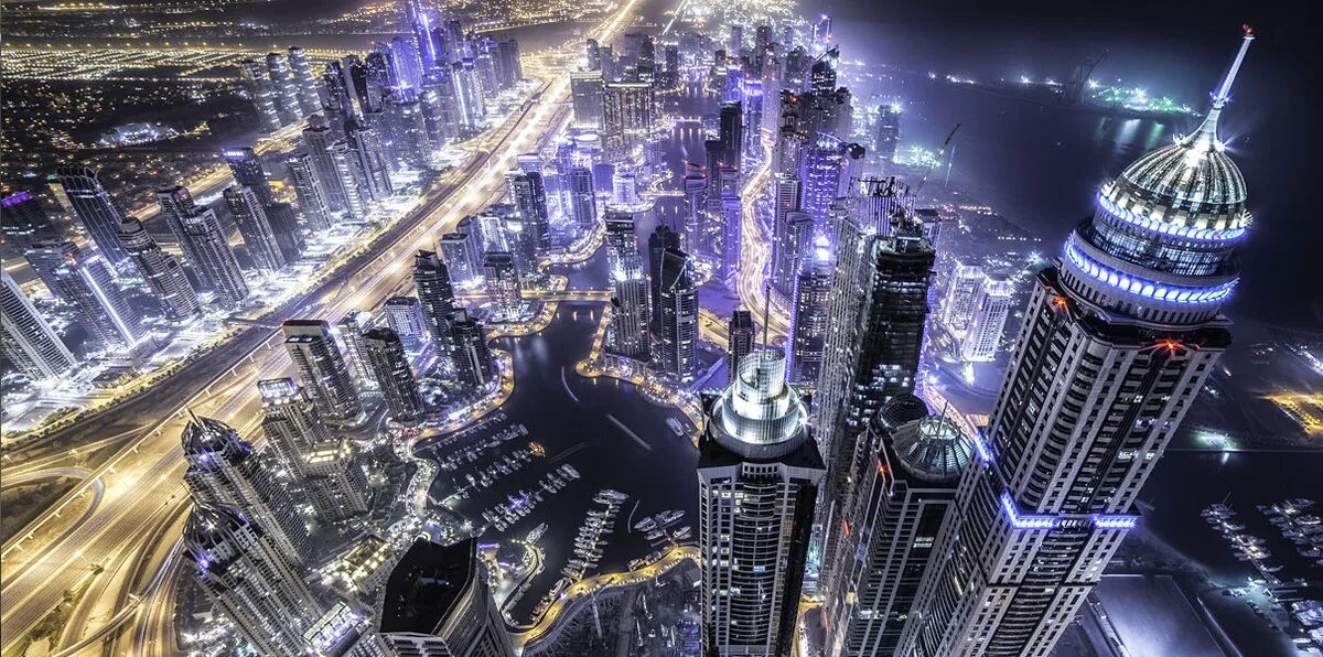 Дубай в будущем. Небоскреб Dubai Media City. Дубай население. Дубай численность населения. Население Дубая рост.
