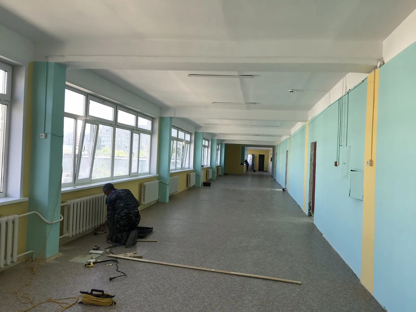 Сколько этажей в школе
