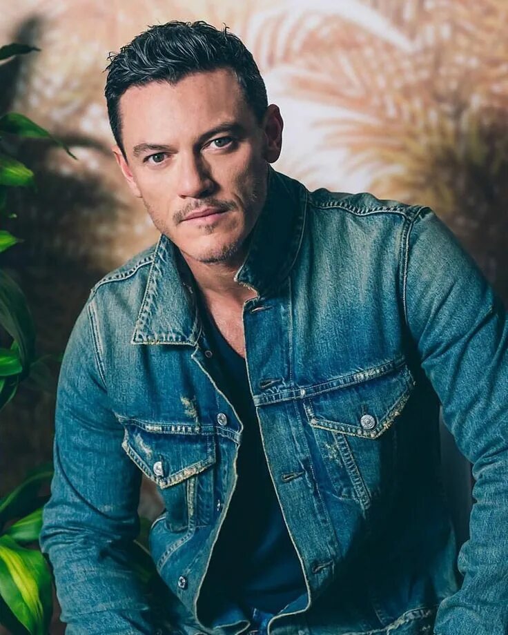 Luke evans. Люк Эванс. Актер люк Эванс. Люк Эванс фото. Люк Эванс 2017.