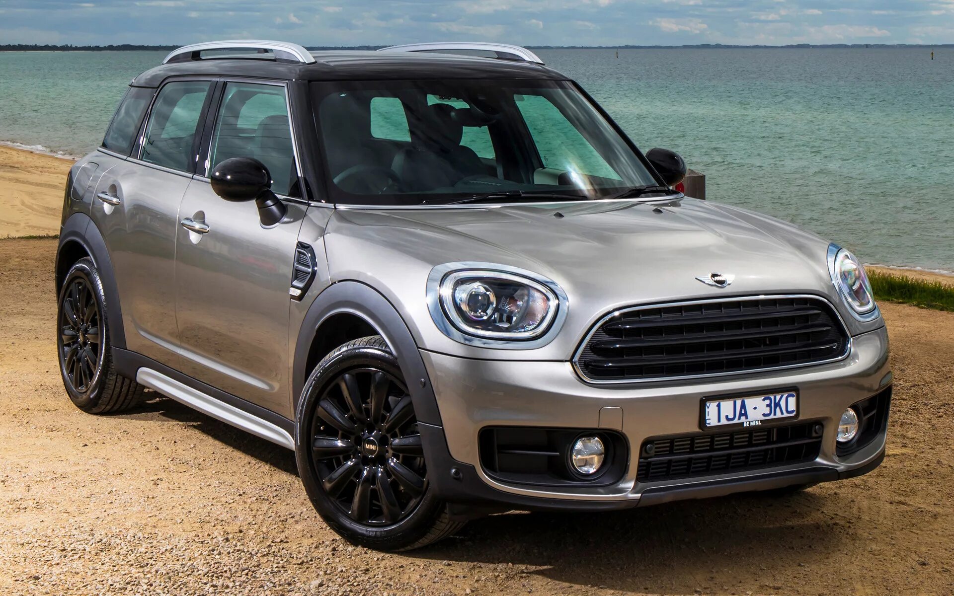 Mini cooper s countryman. Мини Купер. Купер Кантримен. Mini Cooper Countryman 2017. Мини Купер Кантри менн.